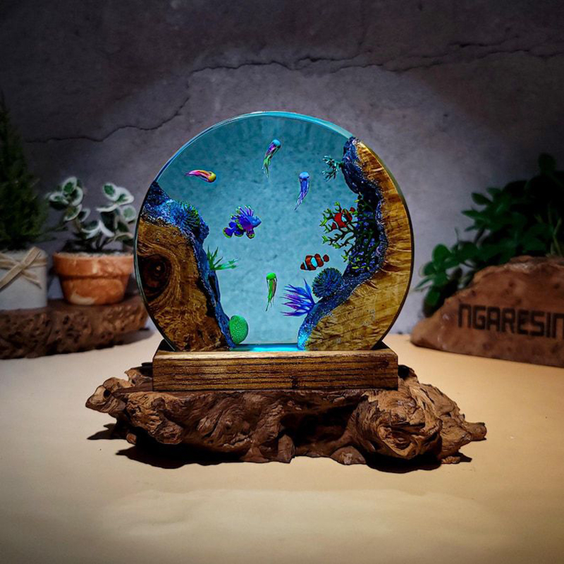 Aquarium & Marine Museum Kota Kinabalu - مصباح طاولة من الراتنج بتصميم حيوانات