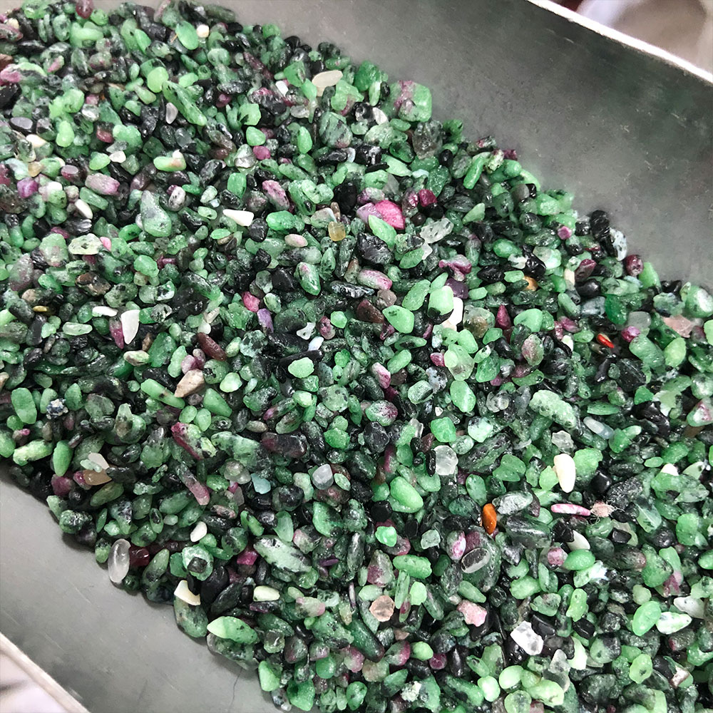 بلورات الحجر الطبيعي الزبرجد ا - مراجعة Aquarium Marine Stone وسعره