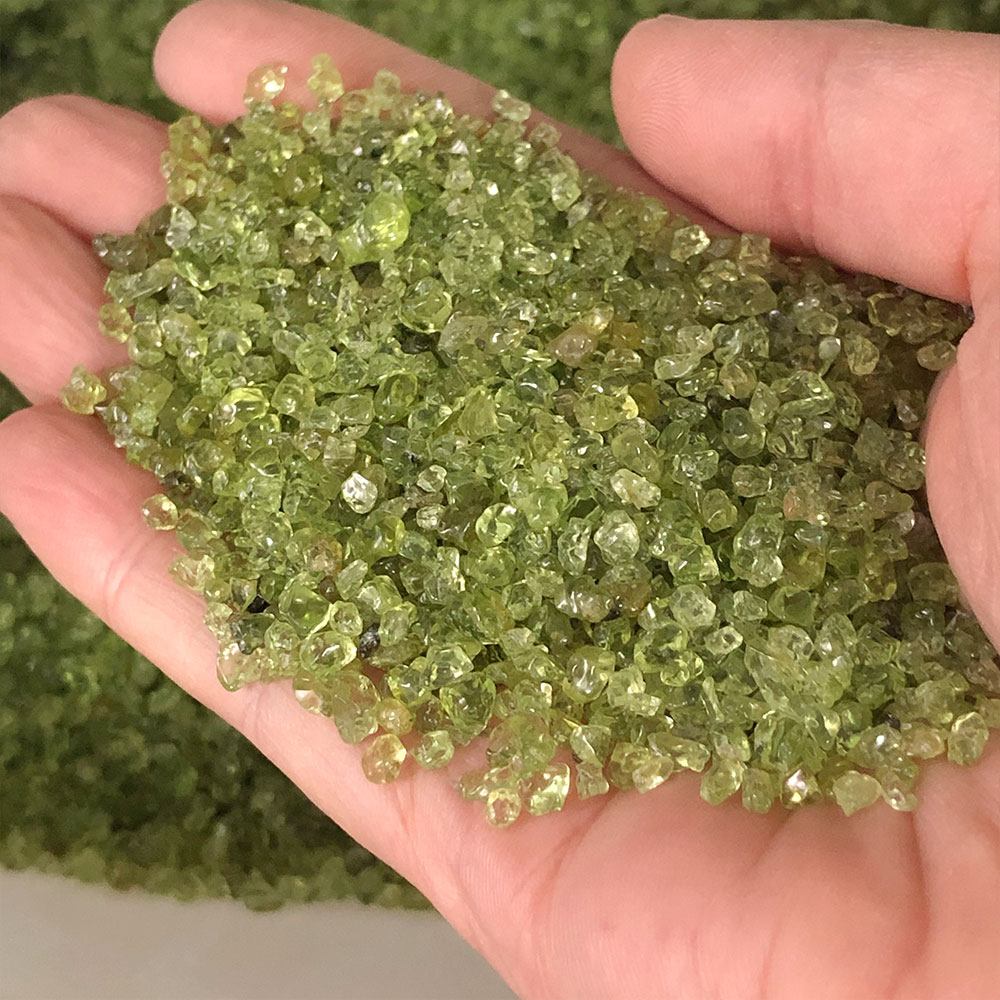 بلورات الحجر الطبيعي الزبرجد ا - مراجعة Aquarium Marine Stone وسعره
